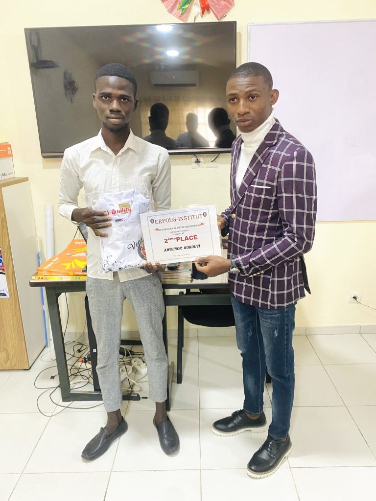 Apprendre l'allemand à Lomé - Directeur et apprenant de l'Erfolg-Institut